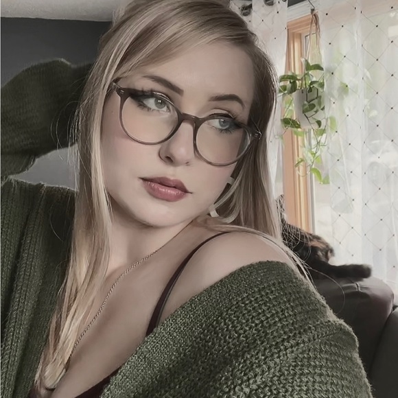 Meet your Posher, Abri - Picture 1 of 1